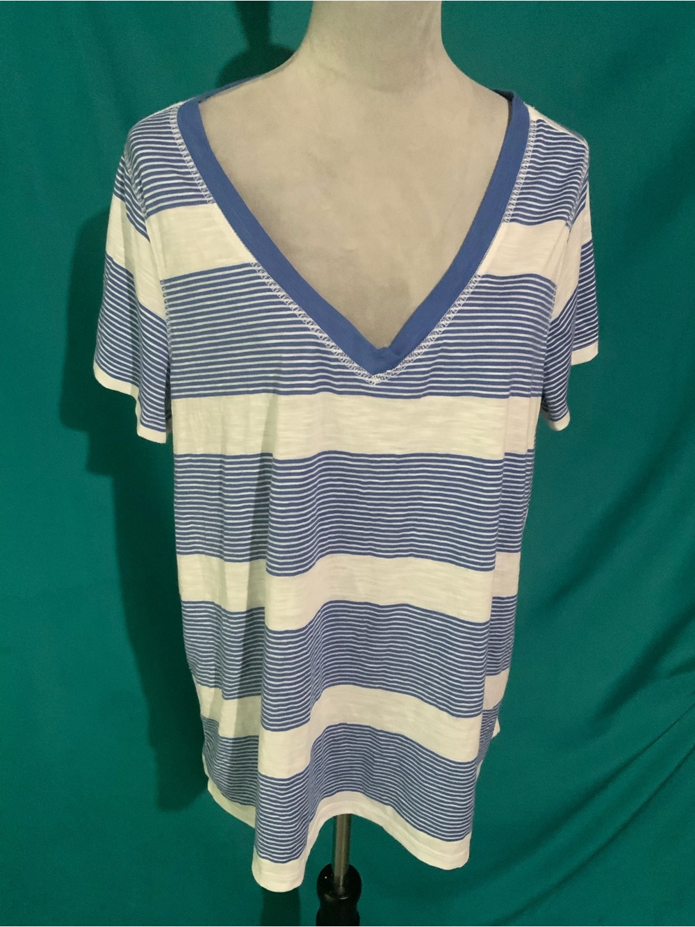 TORRID, BLUE AND WHITE MULTISHADED-STRIPE V-NECK HERITAGE T-SHIRT